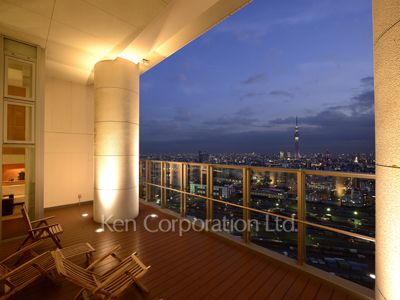 Sky View Lounge
