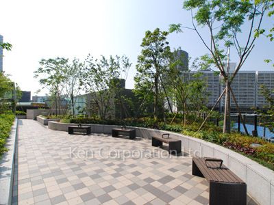  Courtyard/Greenery