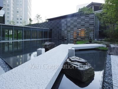  Courtyard/Greenery