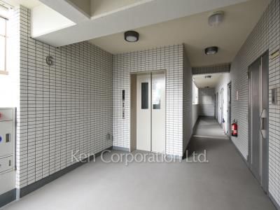  Corridor