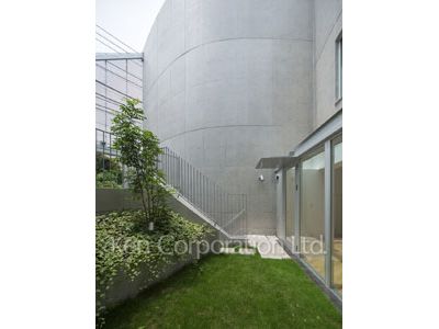  Courtyard/Greenery