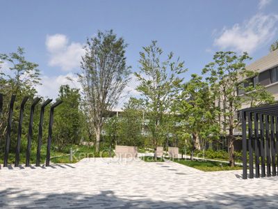  Courtyard/Greenery