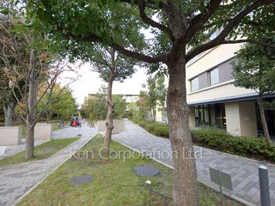  Courtyard/Greenery