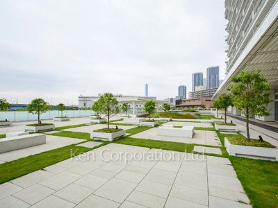 Courtyard/Greenery