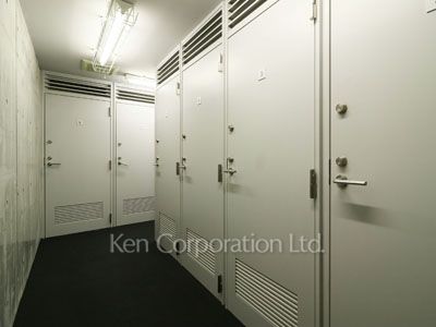 Trunk room