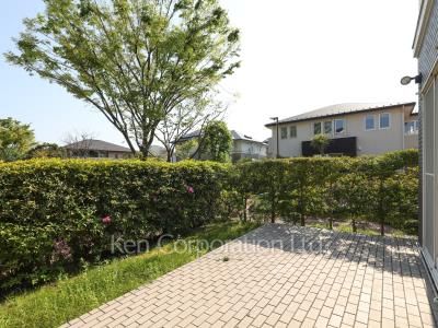  Courtyard/Greenery