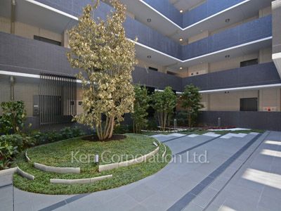  Courtyard/Greenery