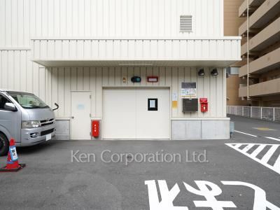  Parking Lot