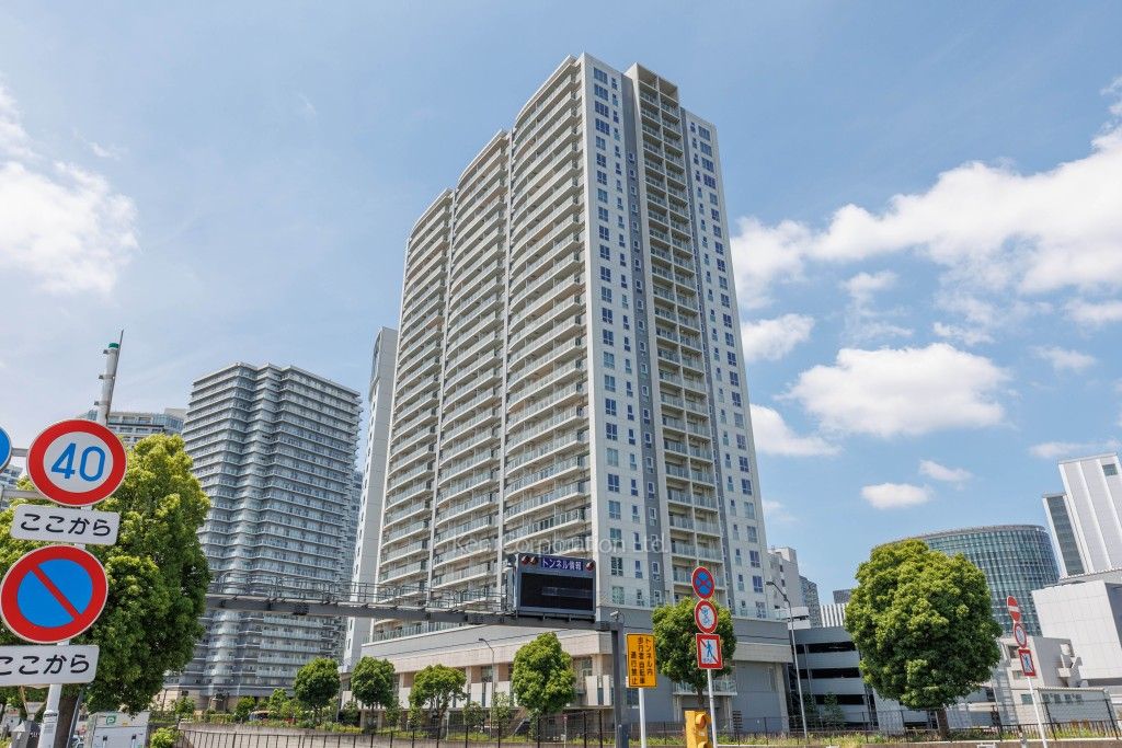 Blue Harbor Tower Minatomirai for rent | Yokohama Apartments - Ken