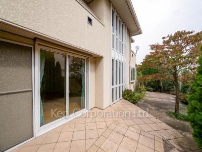  Courtyard/Greenery