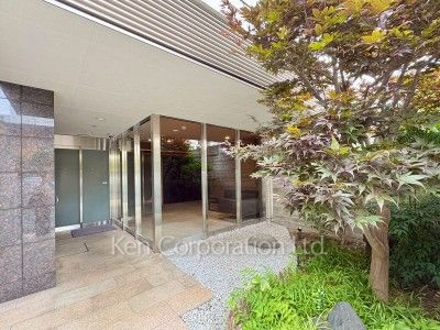 Courtyard/Greenery