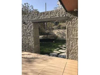  Courtyard/Greenery