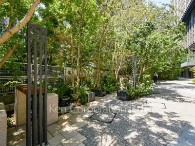 Courtyard/Greenery
