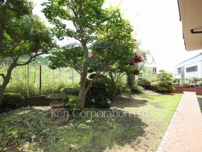  Courtyard/Greenery