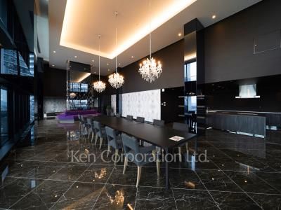 Sky View Lounge