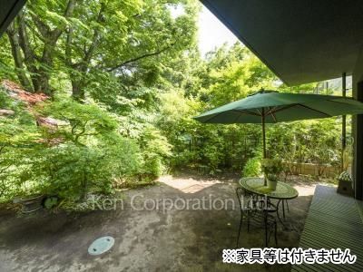 Courtyard/Greenery