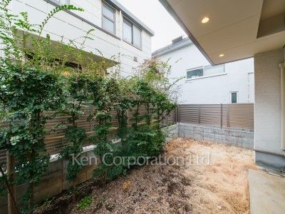  Courtyard/Greenery