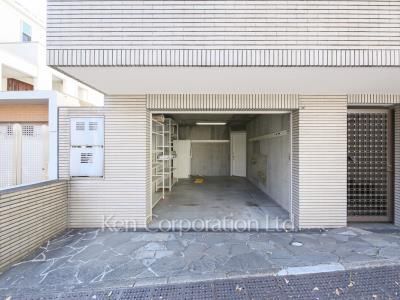  Parking Lot
