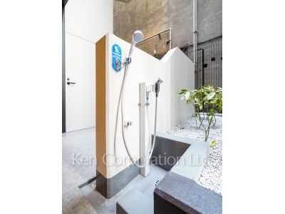 Foot shower for pet