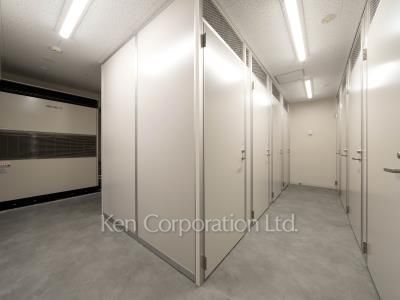 Trunk room