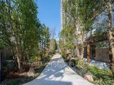  Courtyard/Greenery