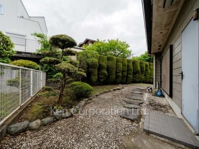  Courtyard/Greenery