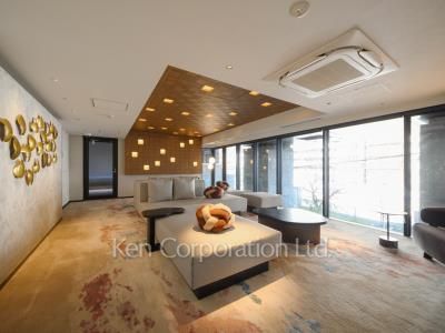 Sky View Lounge