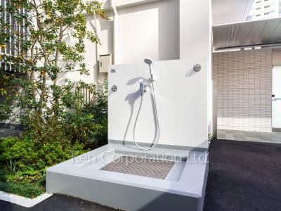 Foot shower for pet