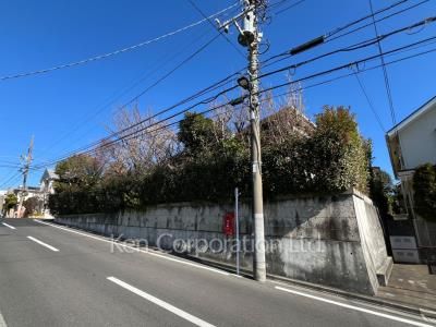  Neighborhood