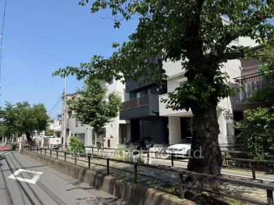  Neighborhood