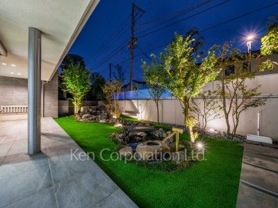 Courtyard/Greenery