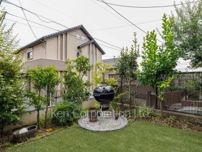 Courtyard/Greenery