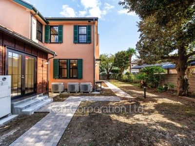 Courtyard/Greenery