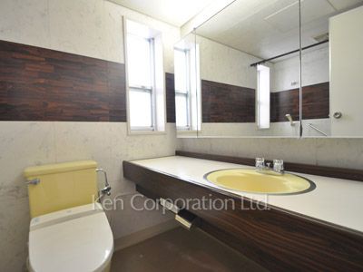 Powder Room