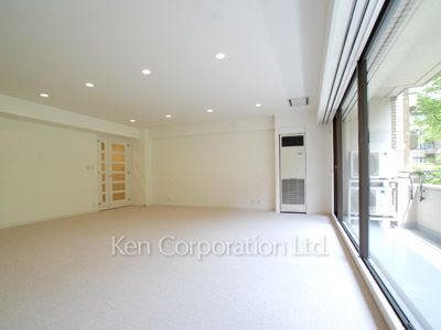 Living-Dining ※Photo of the same layout on 3 floor. Decoration and fixture may differ.