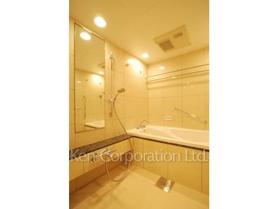 Bath ※Photo of the same layout on 3 floor. Decoration and fixture may differ.