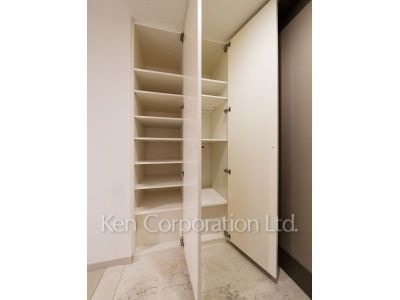 Shoes Closet