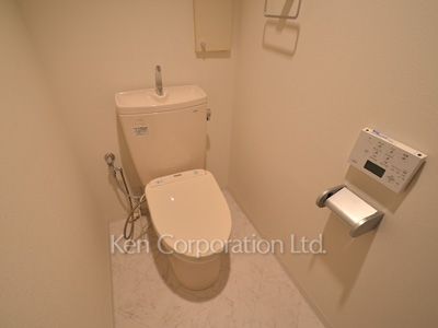Lavatory ※Photo of the same layout on 6 floor. Decoration and fixture may differ.