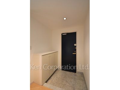 Entrance ※Photo of the same layout on 6 floor. Decoration and fixture may differ.