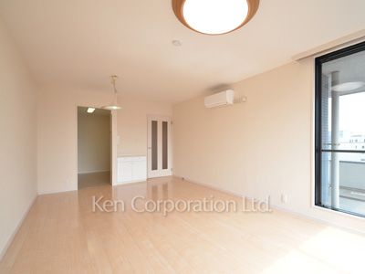 Living-Dining ※Photo of the same layout on 8 floor. Decoration and fixture may differ.