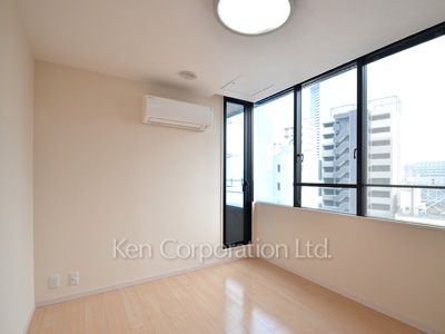 Bedroom ※Photo of the same layout on 8 floor. Decoration and fixture may differ.
