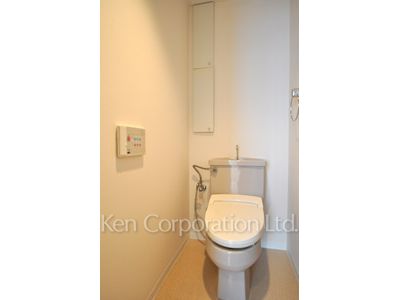 Lavatory ※Photo of the same layout on 10 floor. Decoration and fixture may differ.