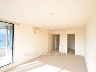 Living-Dining ※Photo of the same layout on 10 floor. Decoration and fixture may differ.