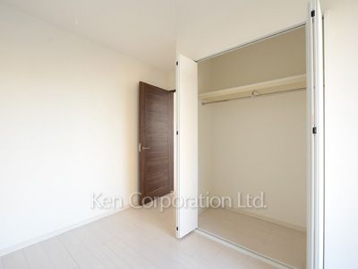 Closet ※Photo of the same layout on 9 floor. Decoration and fixture may differ.