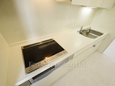Kitchen ※Photo of the same layout on 9 floor. Decoration and fixture may differ.