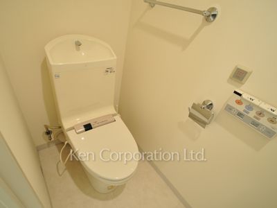 Lavatory ※Photo of the same layout on 11 floor. Decoration and fixture may differ.