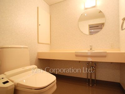 Lavatory ※Photo of the same layout on 1 floor. Decoration and fixture may differ.
