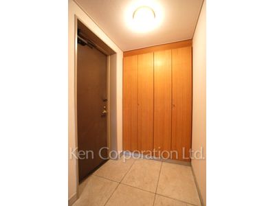 Entrance ※Photo of the same layout on 1 floor. Decoration and fixture may differ.