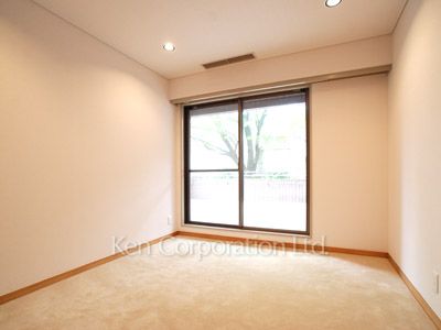 Other Room ※Photo of the same layout on 1 floor. Decoration and fixture may differ.