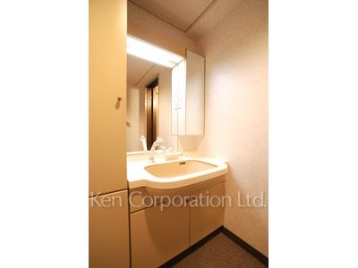 Powder Room ※Photo of the same layout on 1 floor. Decoration and fixture may differ.